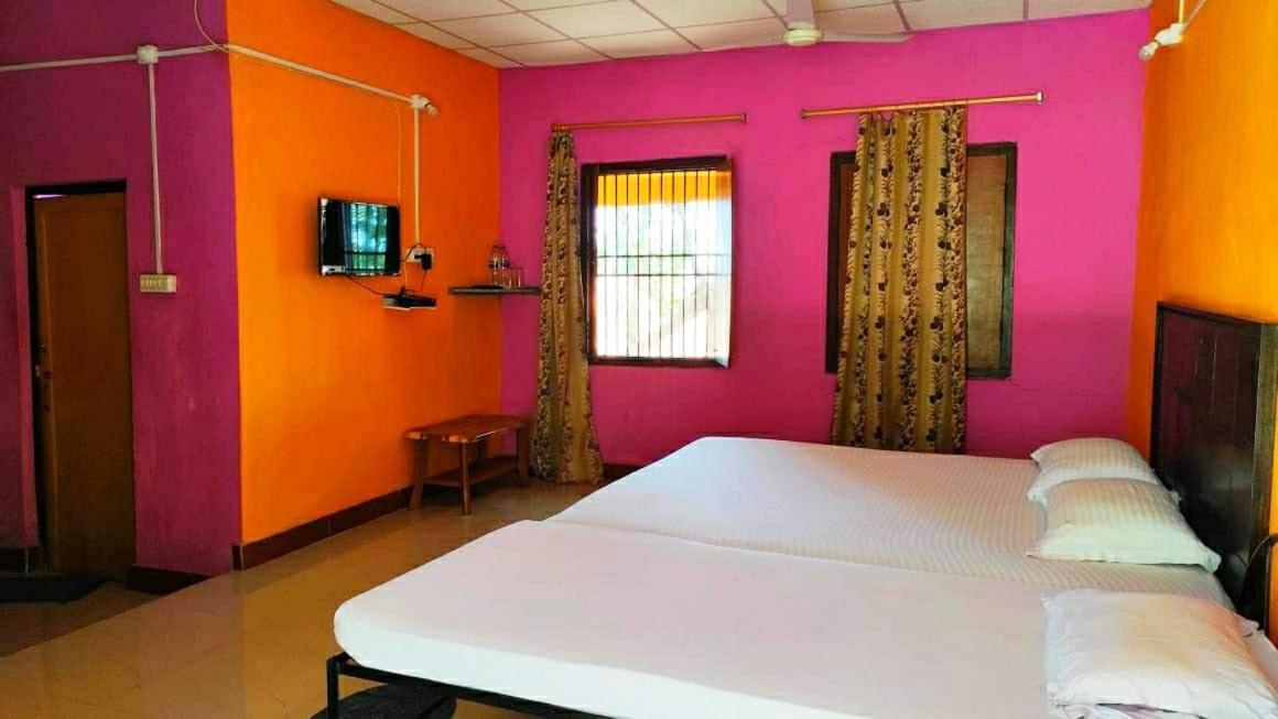 Estuarine Village Resort Satabhaya Ngoại thất bức ảnh
