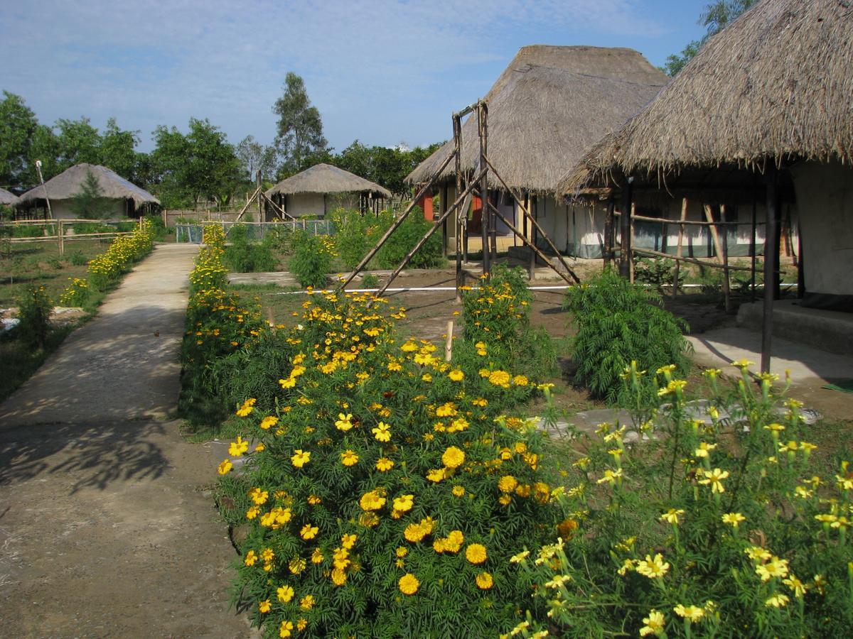 Estuarine Village Resort Satabhaya Ngoại thất bức ảnh