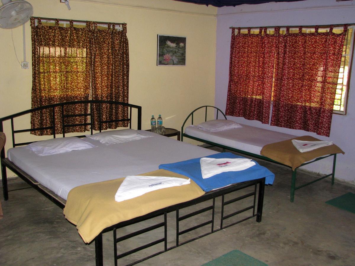 Estuarine Village Resort Satabhaya Ngoại thất bức ảnh