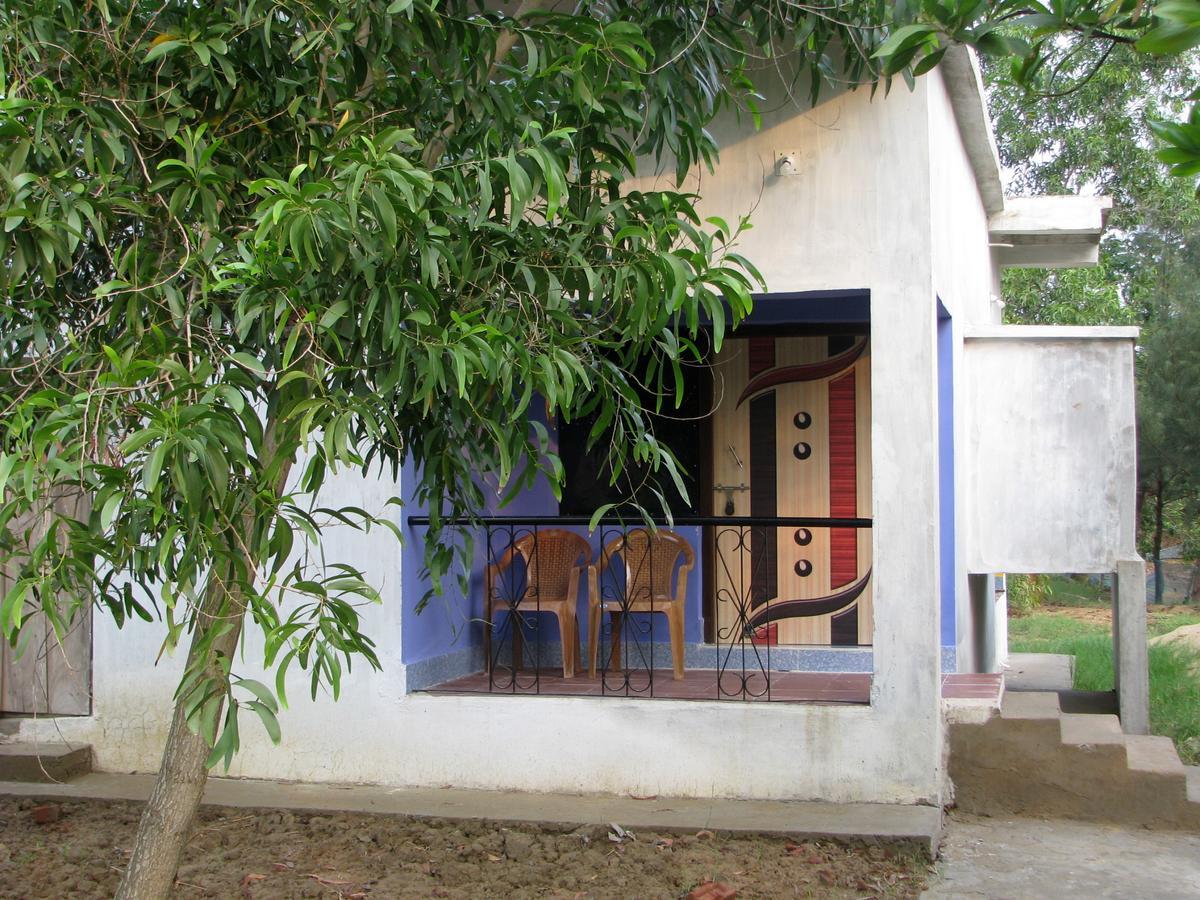 Estuarine Village Resort Satabhaya Ngoại thất bức ảnh